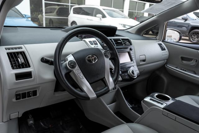 2013 toyota prius v five