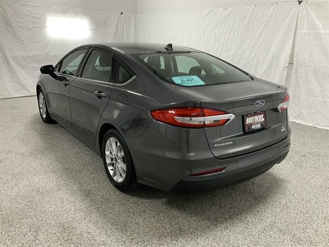2019 ford fusion se