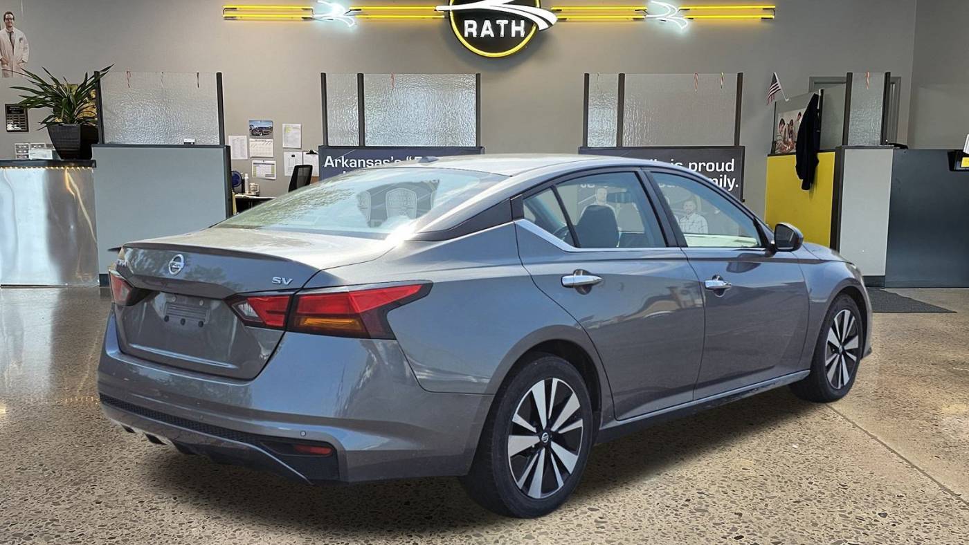 2022 nissan altima 2.5 sv