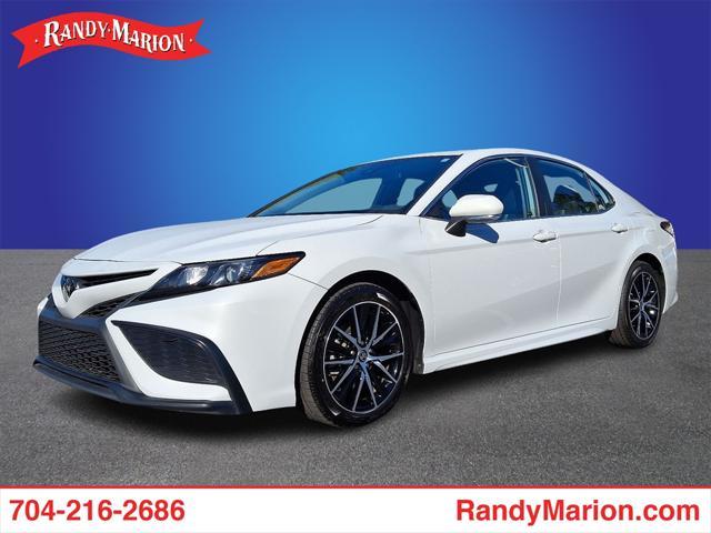 2022 toyota camry se
