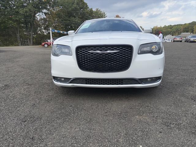 2016 chrysler 300 s
