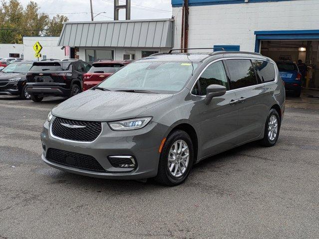 2022 chrysler pacifica touring-l