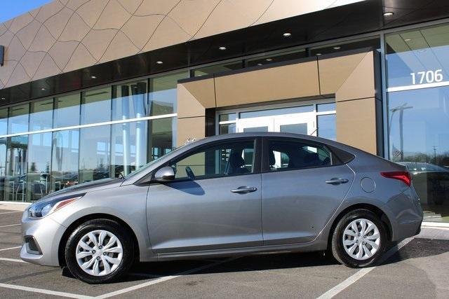 2022 hyundai accent se