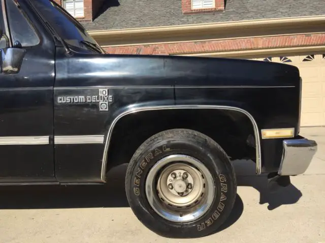 1983 chevrolet c-10 square body short bed custom deluxe edition v8 auto look!!!