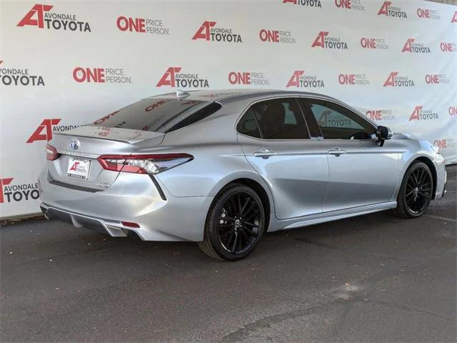 2024 toyota camry hybrid se