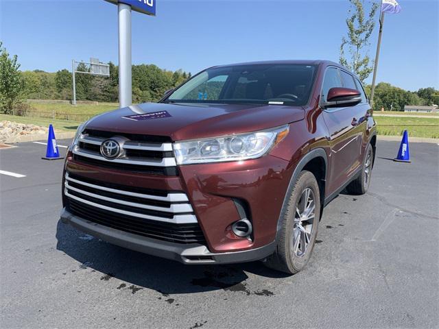 2019 toyota highlander le