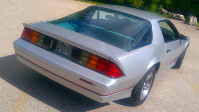 1985 camaro z28 iroc z 5-speed "rare silver"...low miles...same as trans am gta