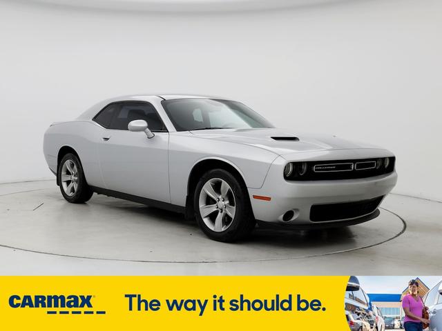 2019 dodge challenger sxt
