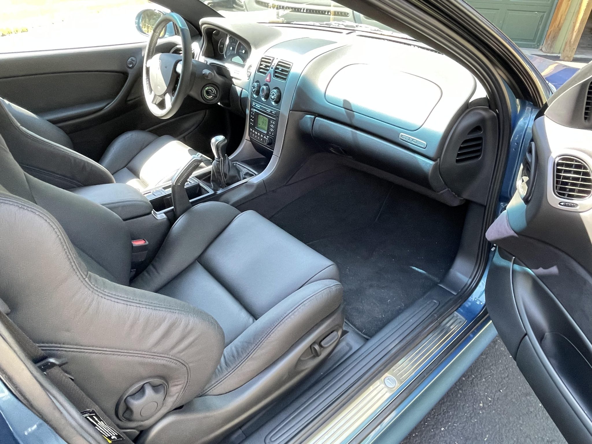 2004 pontiac gto 6-speed supercharged