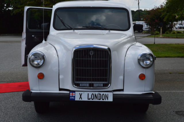 similar to rolls royce silver shadow fully restored! very rare! london taxi