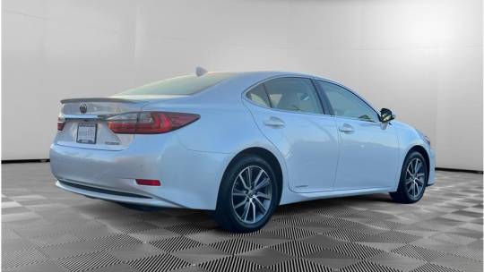 2016 Lexus ES