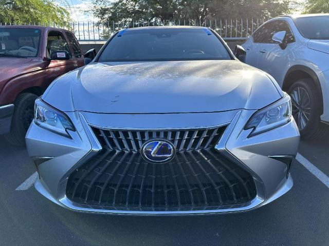 2022 lexus es 300h base