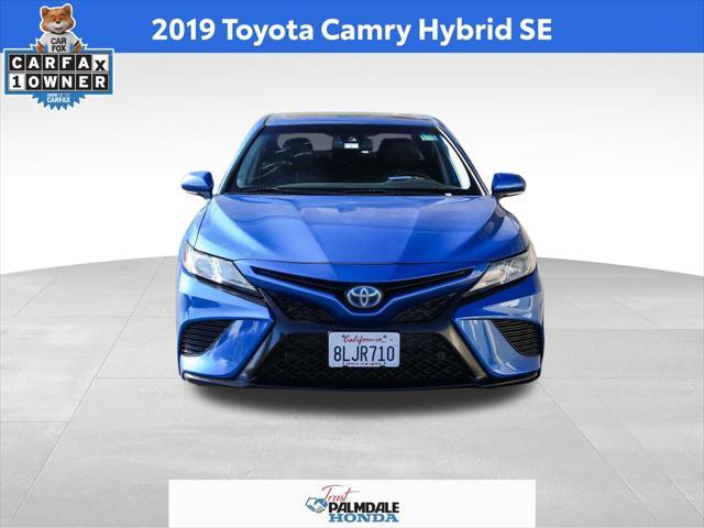 2019 toyota camry hybrid se