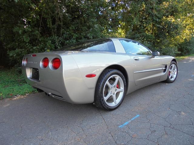 2000 chevrolet corvette base