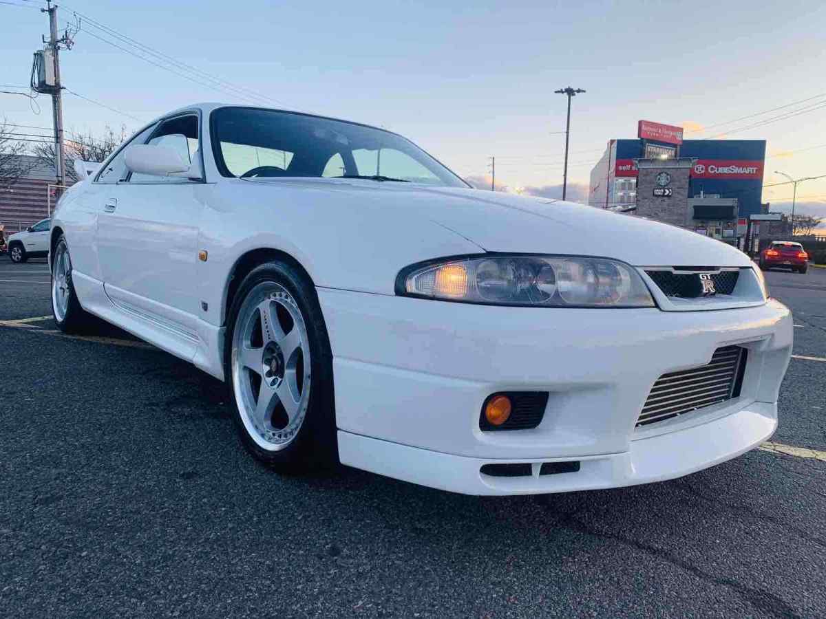 1980 nissan skyline 2000 gt-r sportscar white skyline r33 gtr