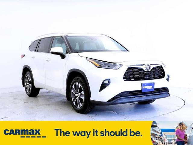 2022 toyota highlander xle