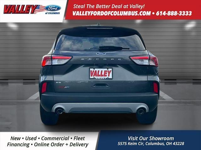 2020 ford escape se
