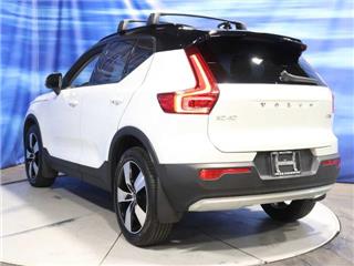 2022 Volvo XC40 t5 momentum