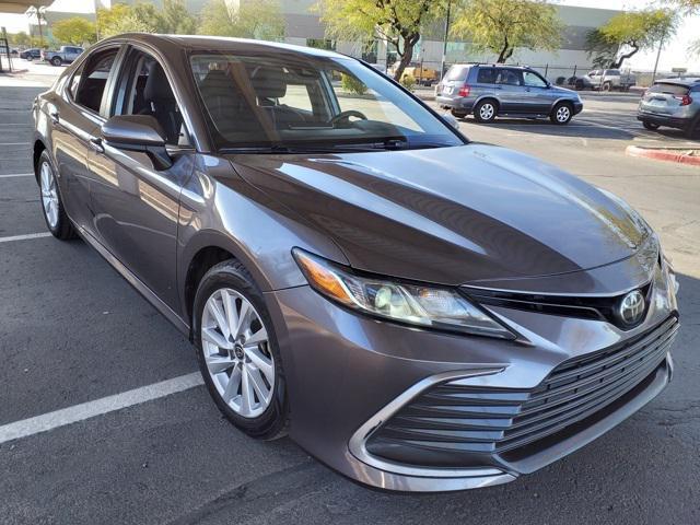 2022 toyota camry le