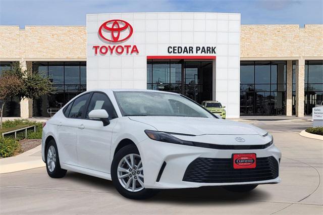 2025 toyota camry le