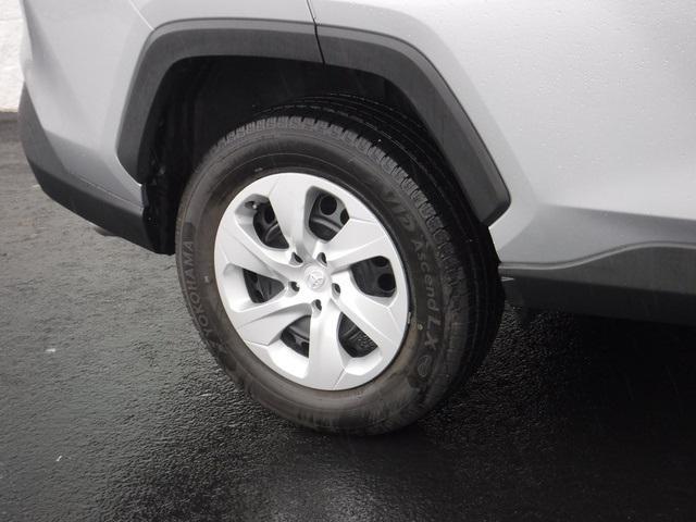 2023 toyota rav4 le
