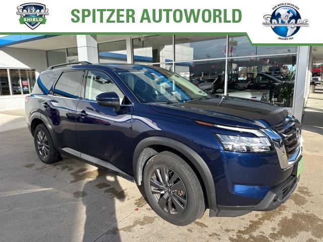 2022 nissan pathfinder sv