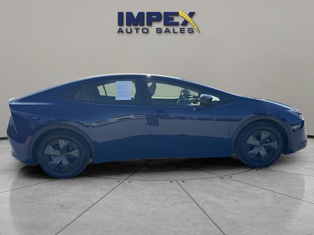 2023 toyota prius le