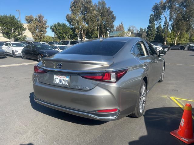 2020 lexus es 300h base