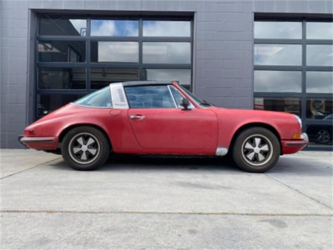 1972 porsche 911 in astoria, new york