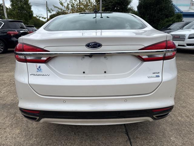 2018 ford fusion se