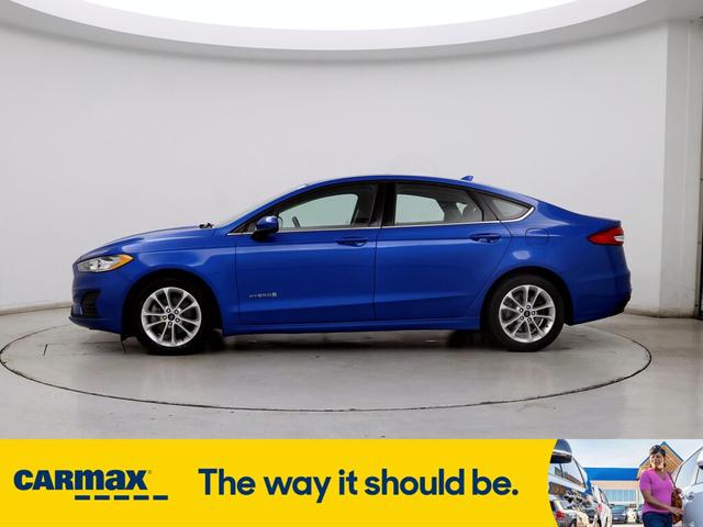2019 ford fusion hybrid se