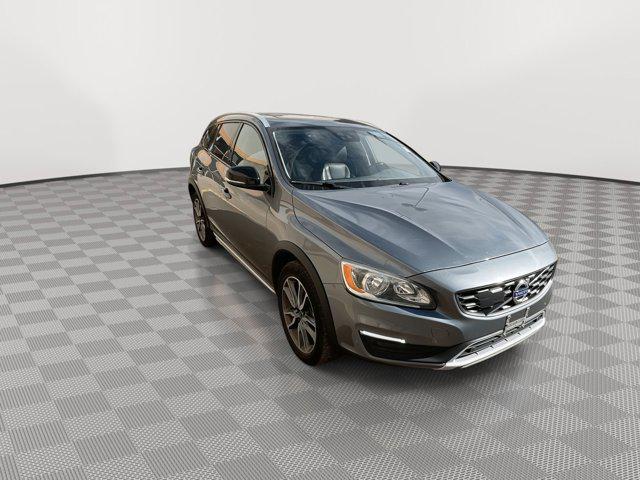 2017 volvo v60 cross country t5