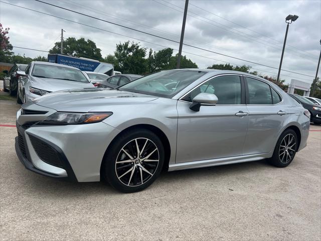 2022 toyota camry se