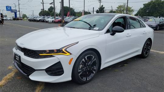 2022 kia k5 gt-line