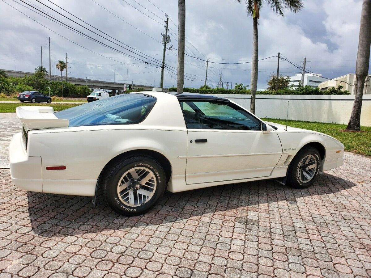 1989 pontiac firebird coupe white rwd automatic trans am