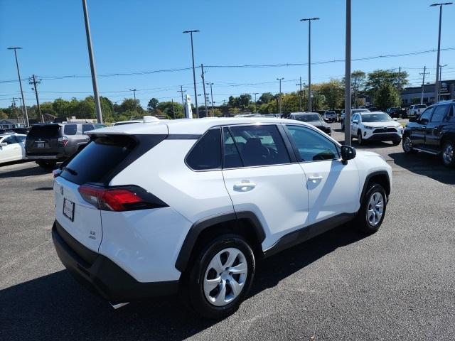2022 toyota rav4 le