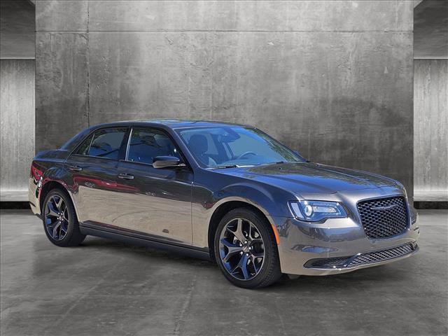 2023 chrysler 300 touring
