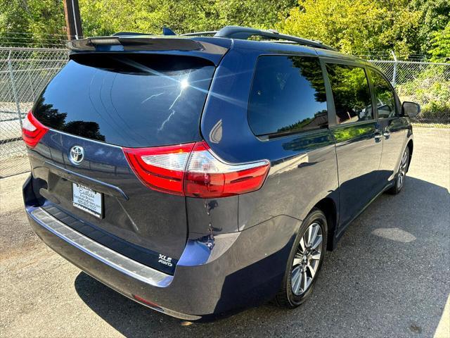 2018 toyota sienna xle