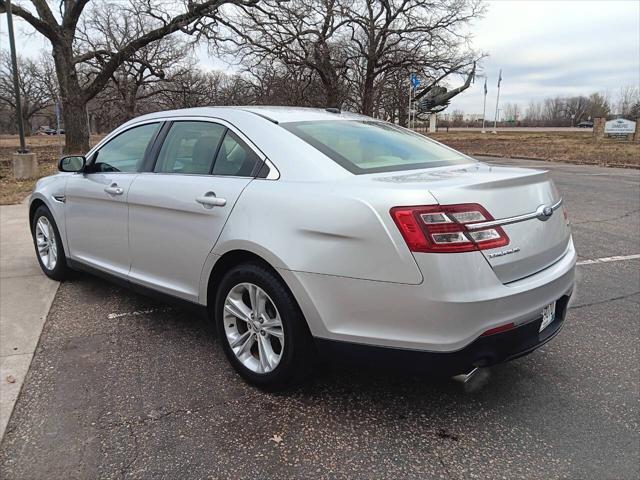 2017 ford taurus se