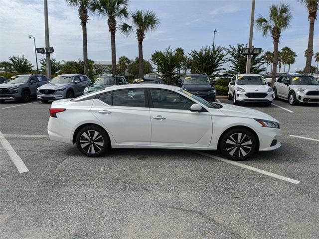 2022 nissan altima 2.5 sv