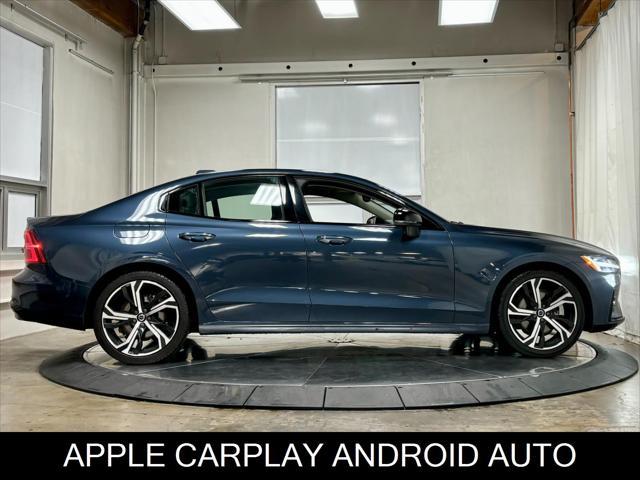 2024 volvo s60 plus dark theme