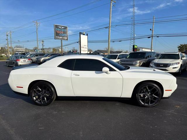 2023 dodge challenger sxt