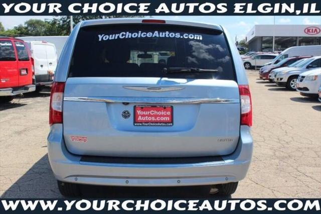 2012 chrysler town & country limited