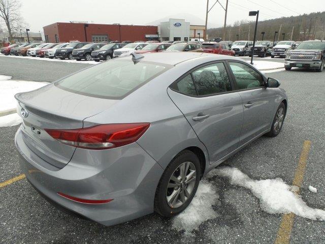 2017 hyundai elantra se se 4dr sedan 6m (us for sale in bennington, vermont