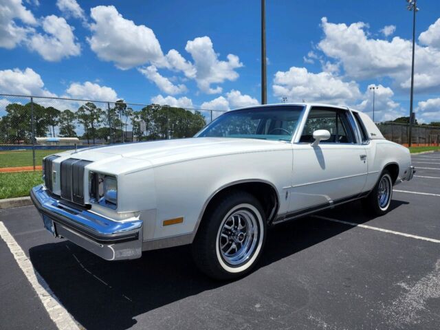 1979 oldsmobile cutlass coupe white rwd automatic brougham