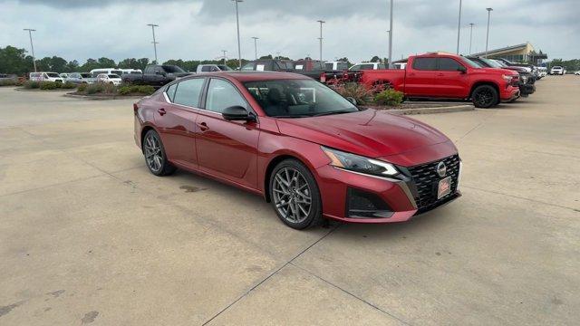 2023 nissan altima 2.0 sr