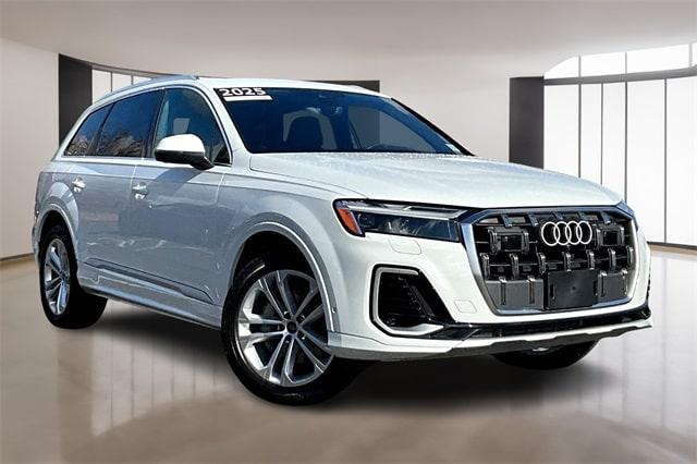 2025 audi q7 45 premium