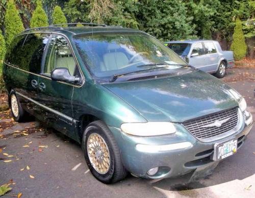 1998 chrysler town country lxi in oregon