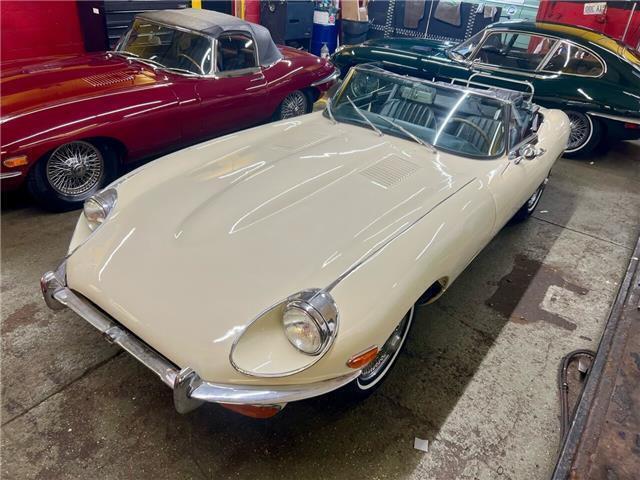 jaguar e-type roadster * older restoration * runs & drive *