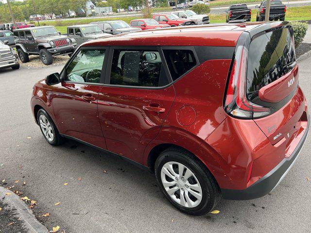 2023 kia soul lx